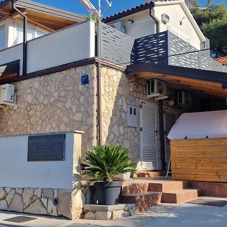 Apartmani Dutkovic ヴルボスカ エクステリア 写真