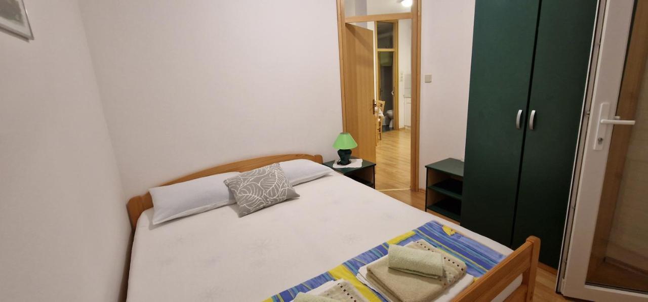 Apartmani Dutkovic ヴルボスカ エクステリア 写真